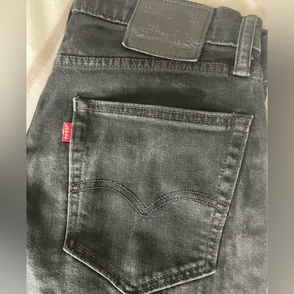 Loved, in Great Condition, Women’s Levi’s 512 Straight Cut Jeans in Black 30x30 - Picture 11 of 13